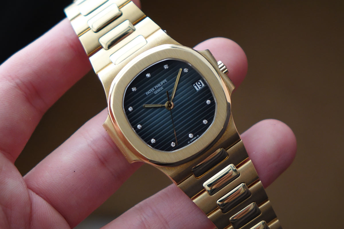 Patek Philippe Nautilus 3800J Blue ribbed diamond dial