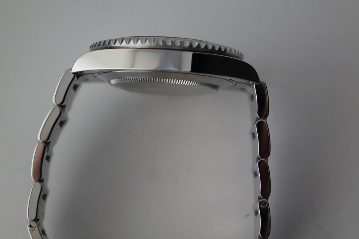 41mm Rolex Submariner 124060