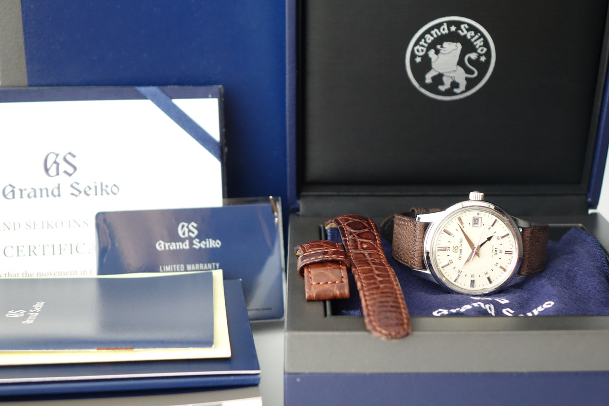 Grand Seiko Elegance Collection GMT SBGM221 Ivory dial full set