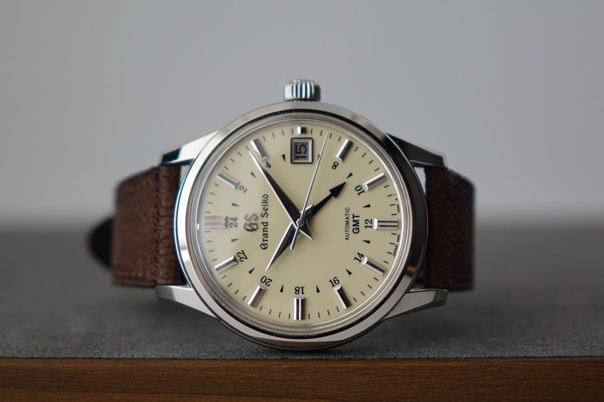 Grand Seiko Elegance Collection GMT SBGM221 Ivory dial full set