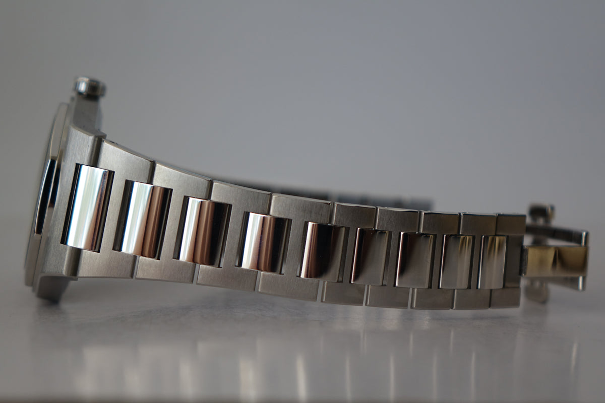 Girard-Perregaux Laureato Eternity 81010-11-433-11A full set