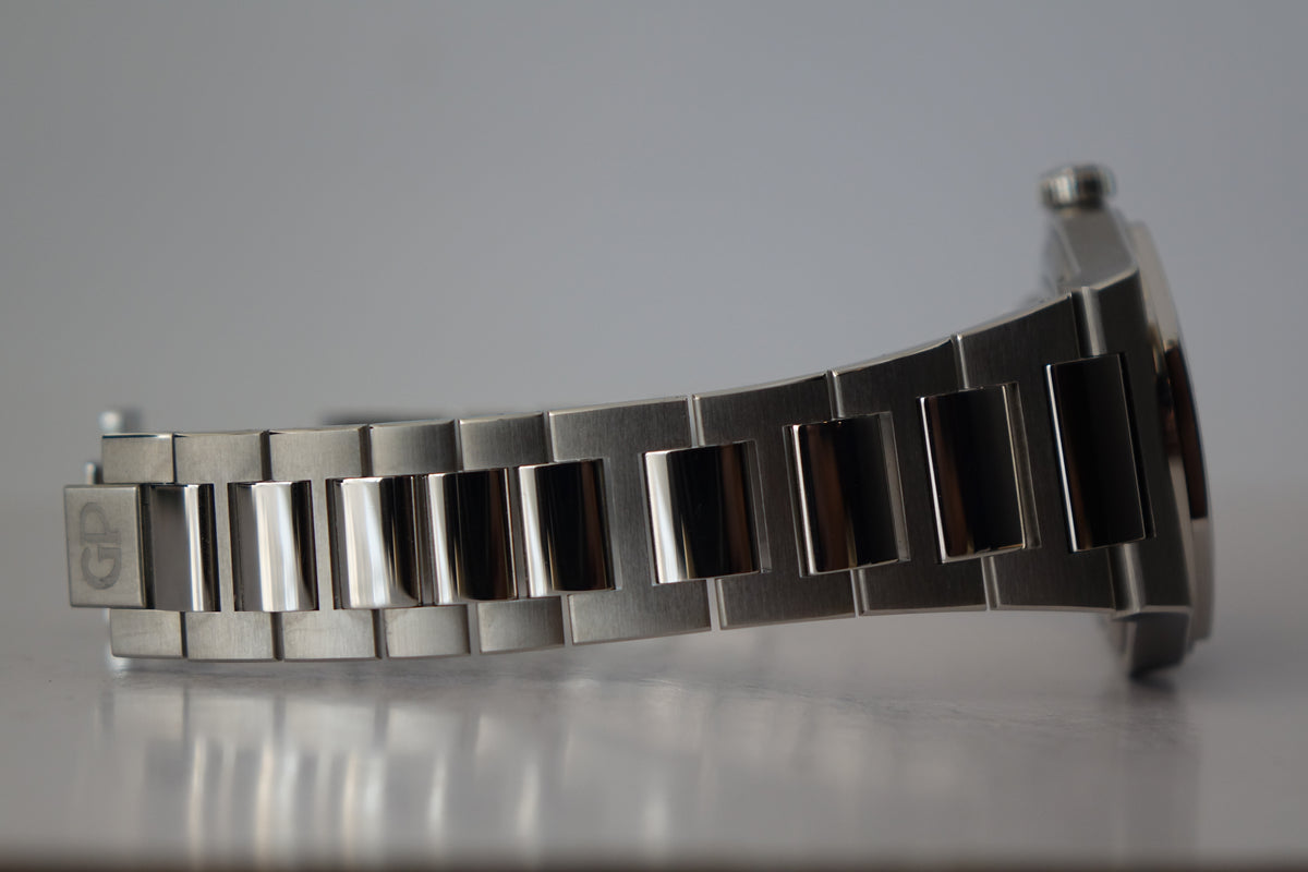 Girard-Perregaux Laureato Eternity 81010-11-433-11A full set
