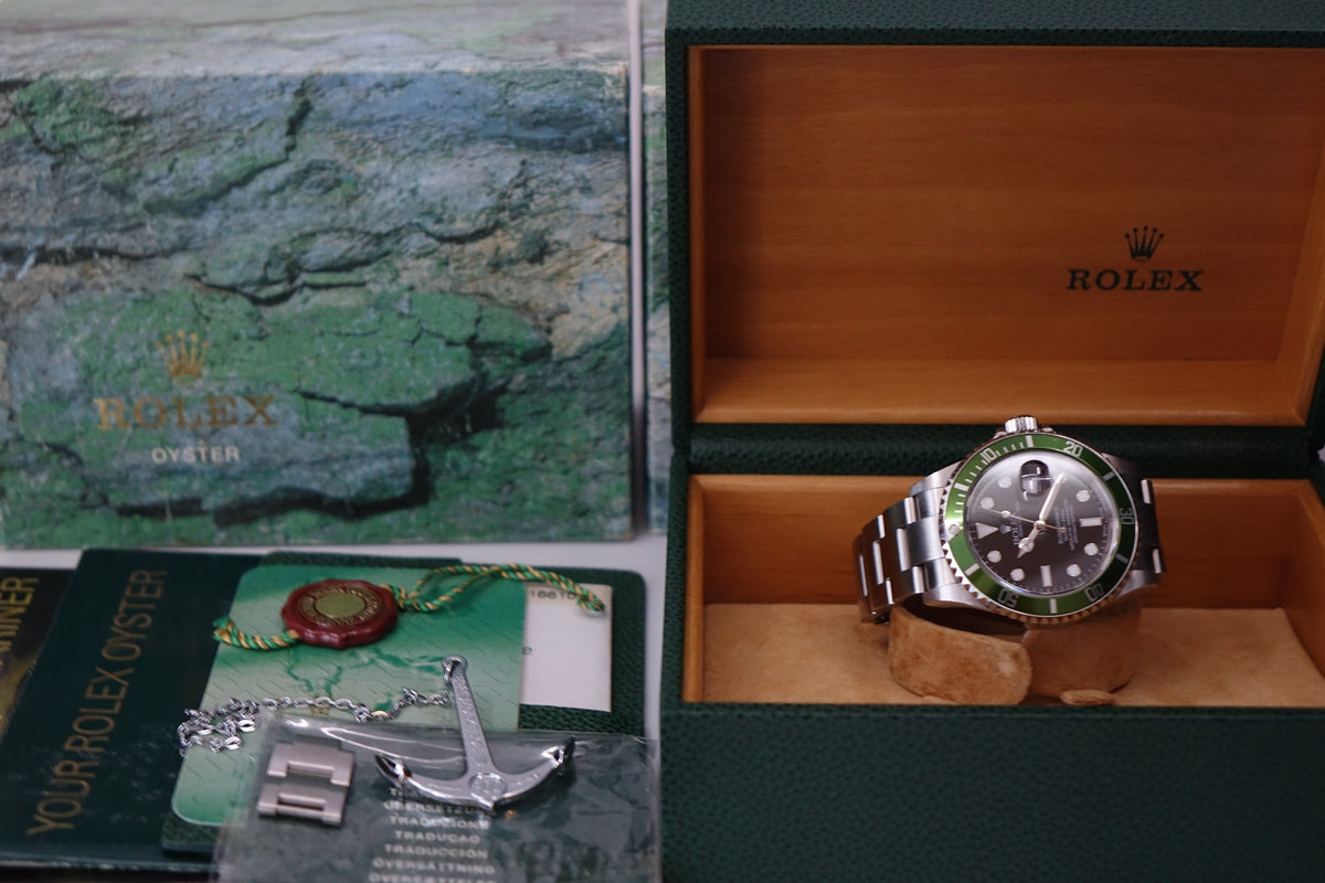 Rolex Submariner Date Kermit 16610LV flat 4 full set