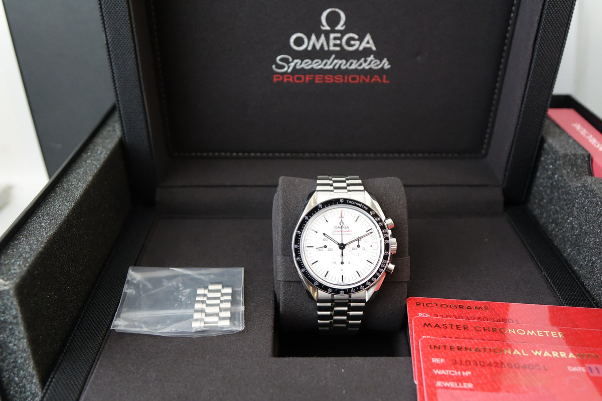 Omega Speedmaster Moonwatch Professional 310.30.42.50.04.001 white dial full set