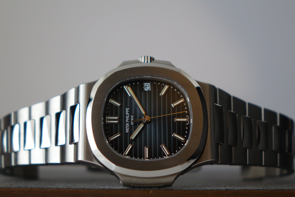 NOS 2020 Patek Philippe Nautilus 5711/1A blue dial full set