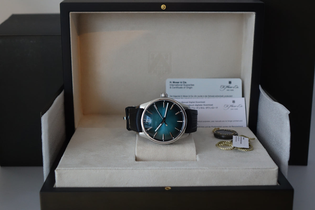 Moser Pioneer Centre Seconds 3200-1214 Mega Cool Blue Lagoon full set