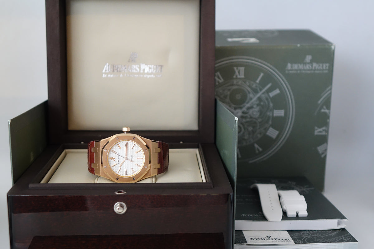 Audemars Piguet Royal Oak 39mm Rose gold 15300OR white dial full set