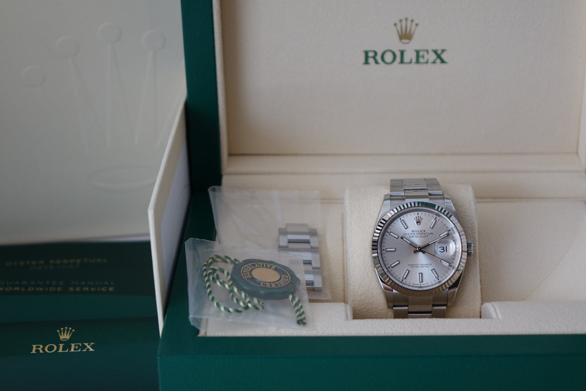 Rolex DateJust 36 126234 silver baton dial full set