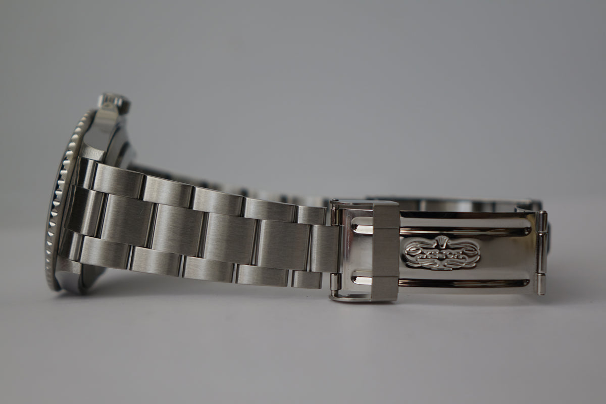 Engraved rehaut Chapter ring Rolex Submariner Date 16610LN full set