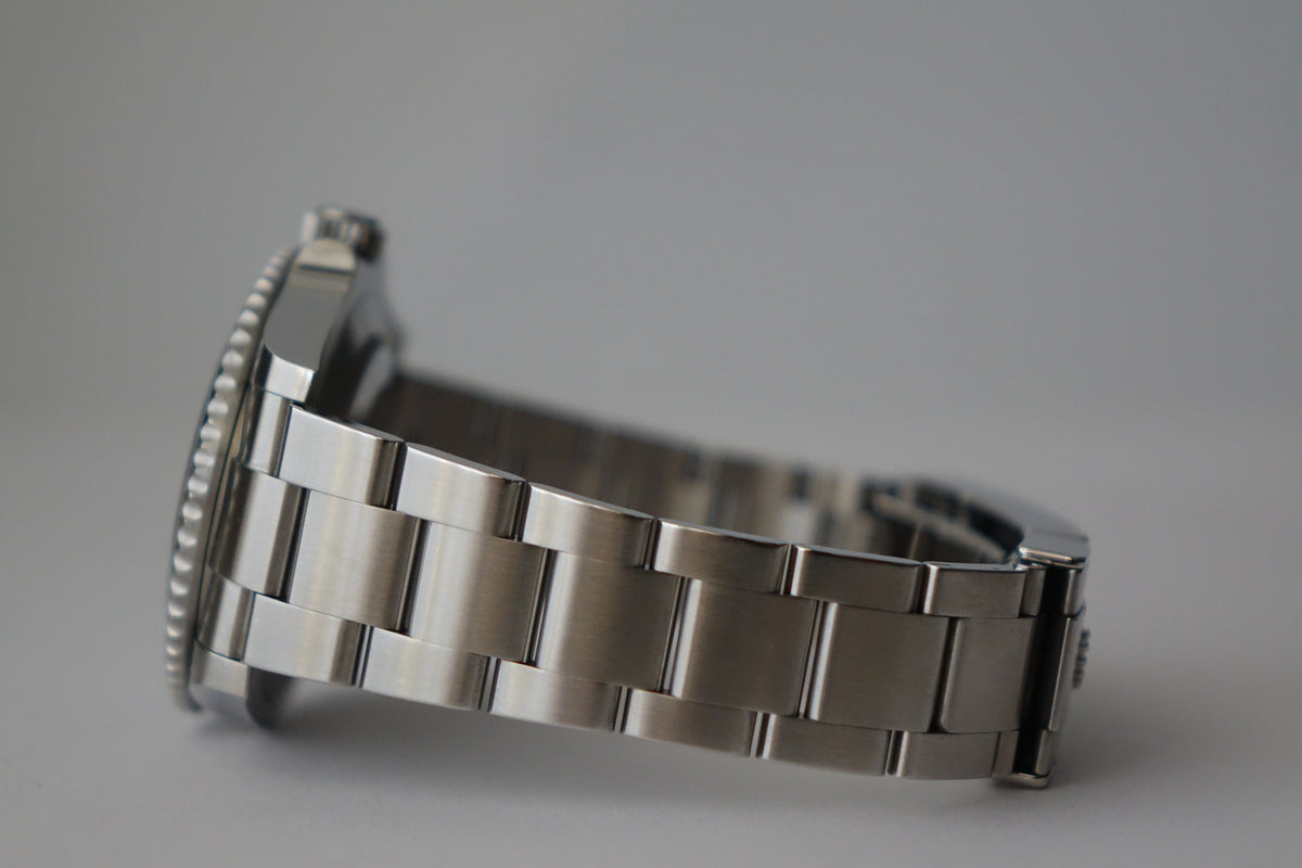 Rolex Submariner no date 124060 full set