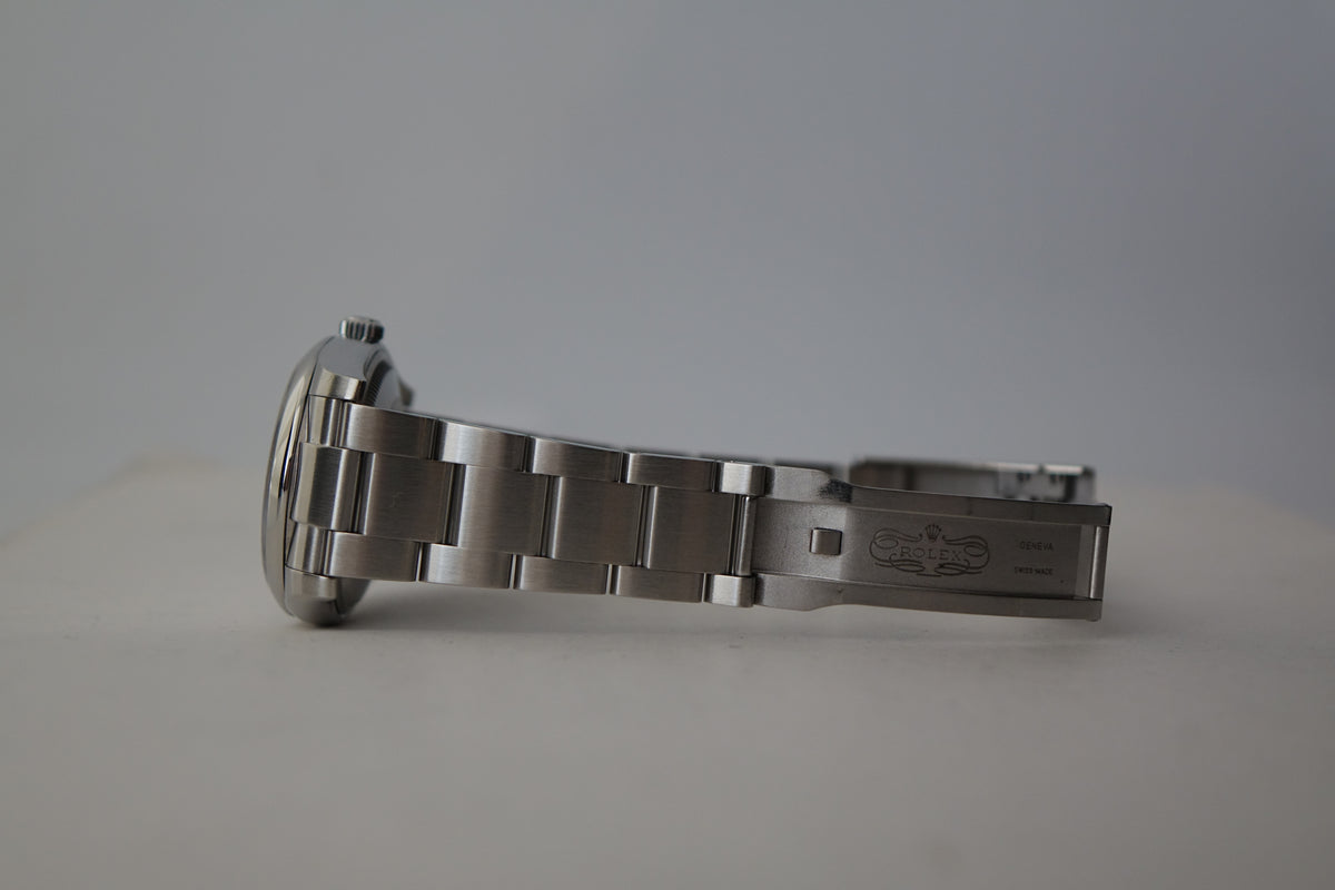 Rolex Oyster Perpetual 34 OP34 114200 silver 369 dial
