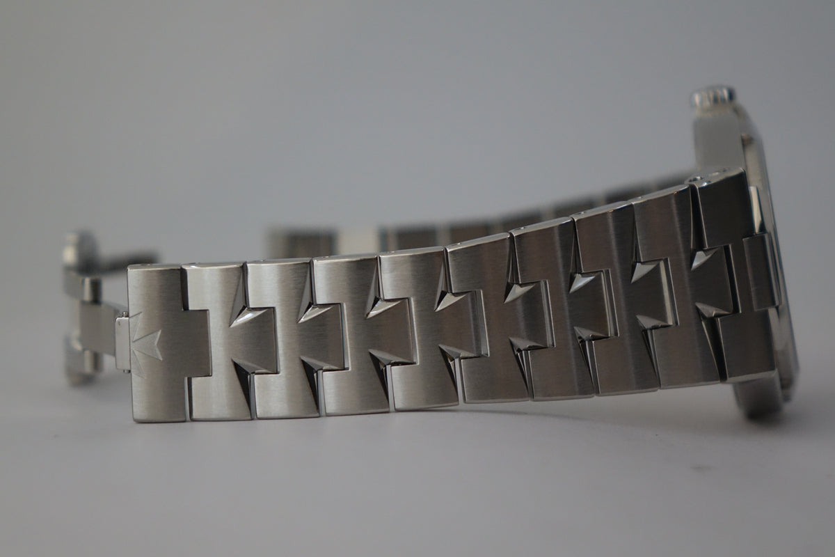 Vacheron Constantin Overseas 47040 white dial full set