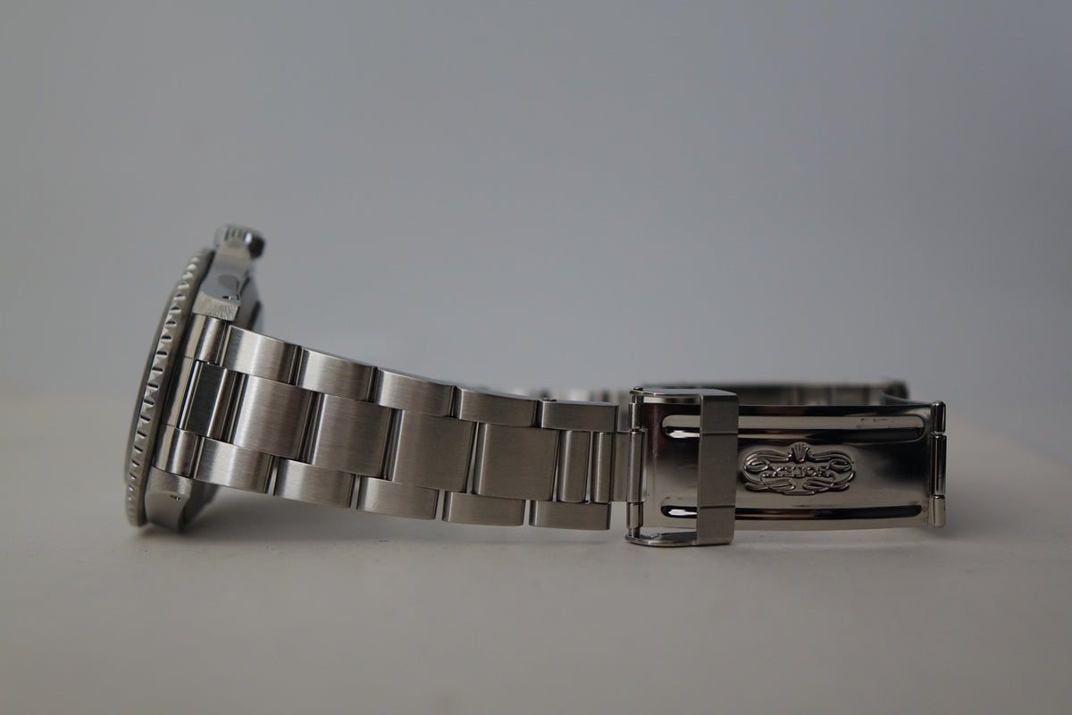 Rolex Submariner Date 16610 swiss only