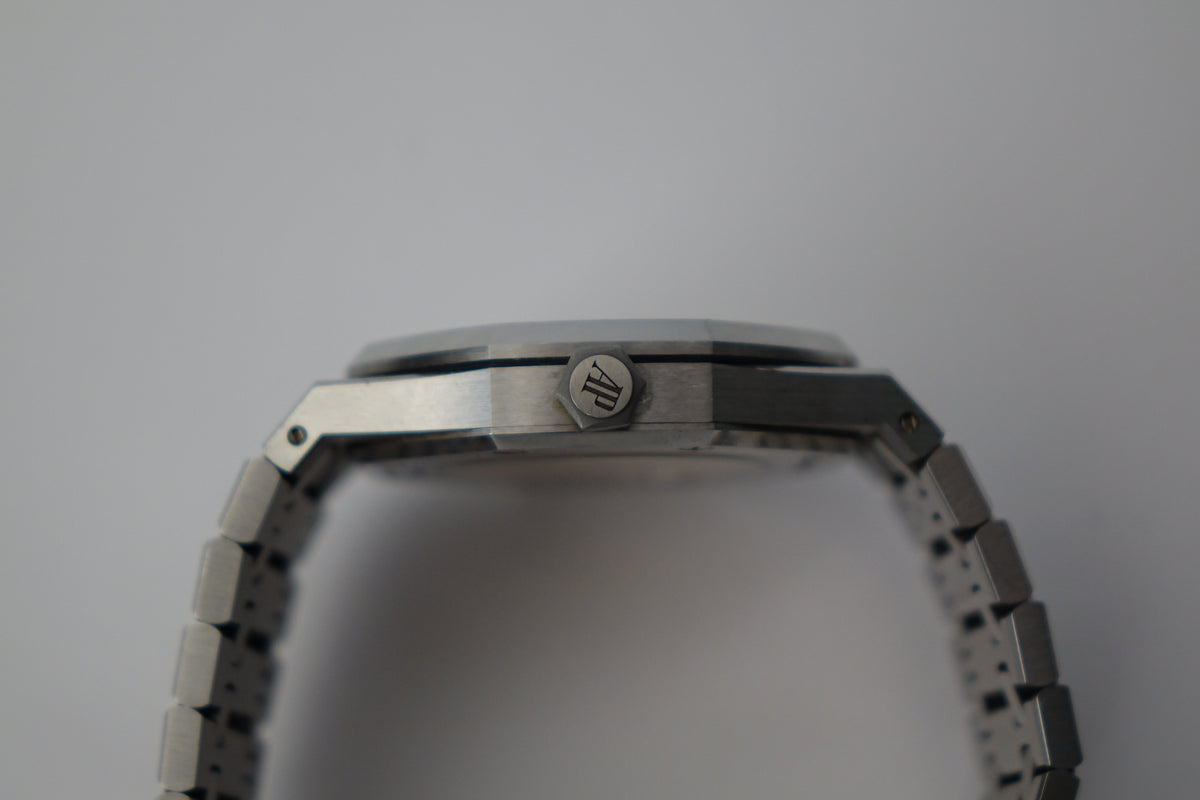 Audemars Piguet Royal Oak 15400ST white dial full set