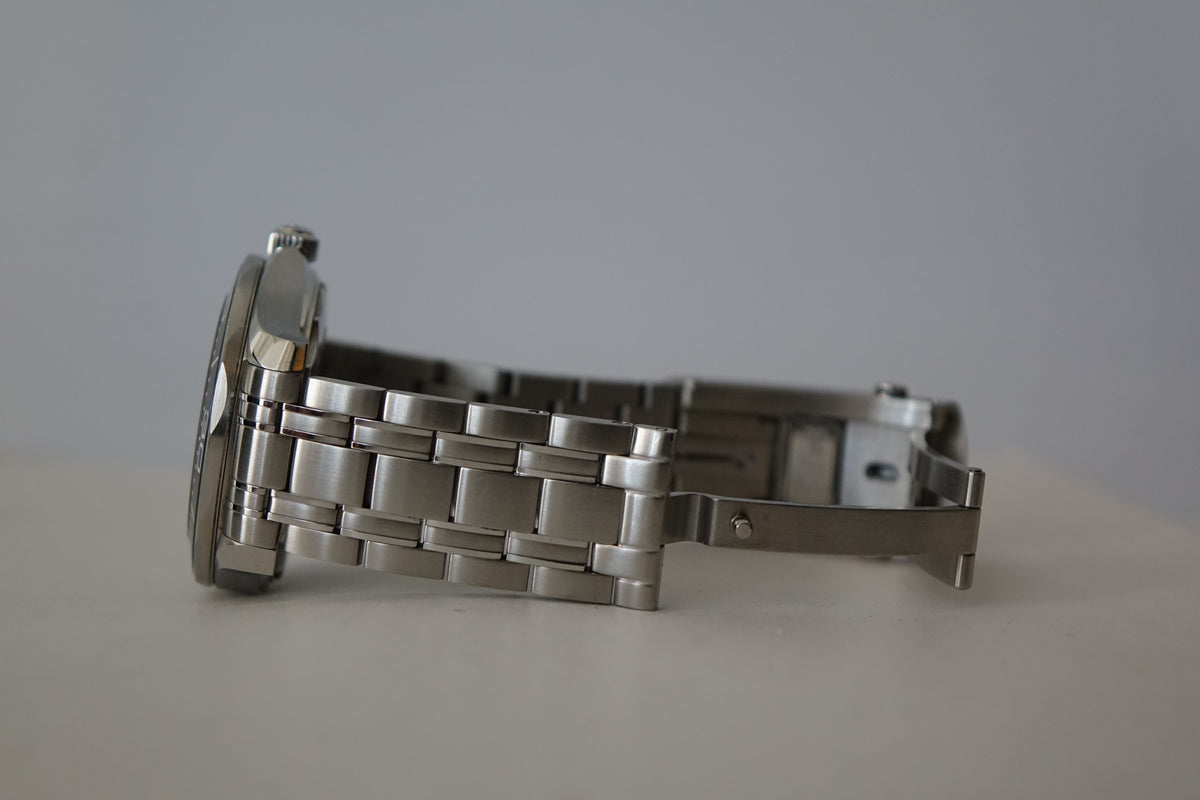 Omega Seamaster SMP 300 Black dial Bracelet 210.30.42.20.01.001 Full set