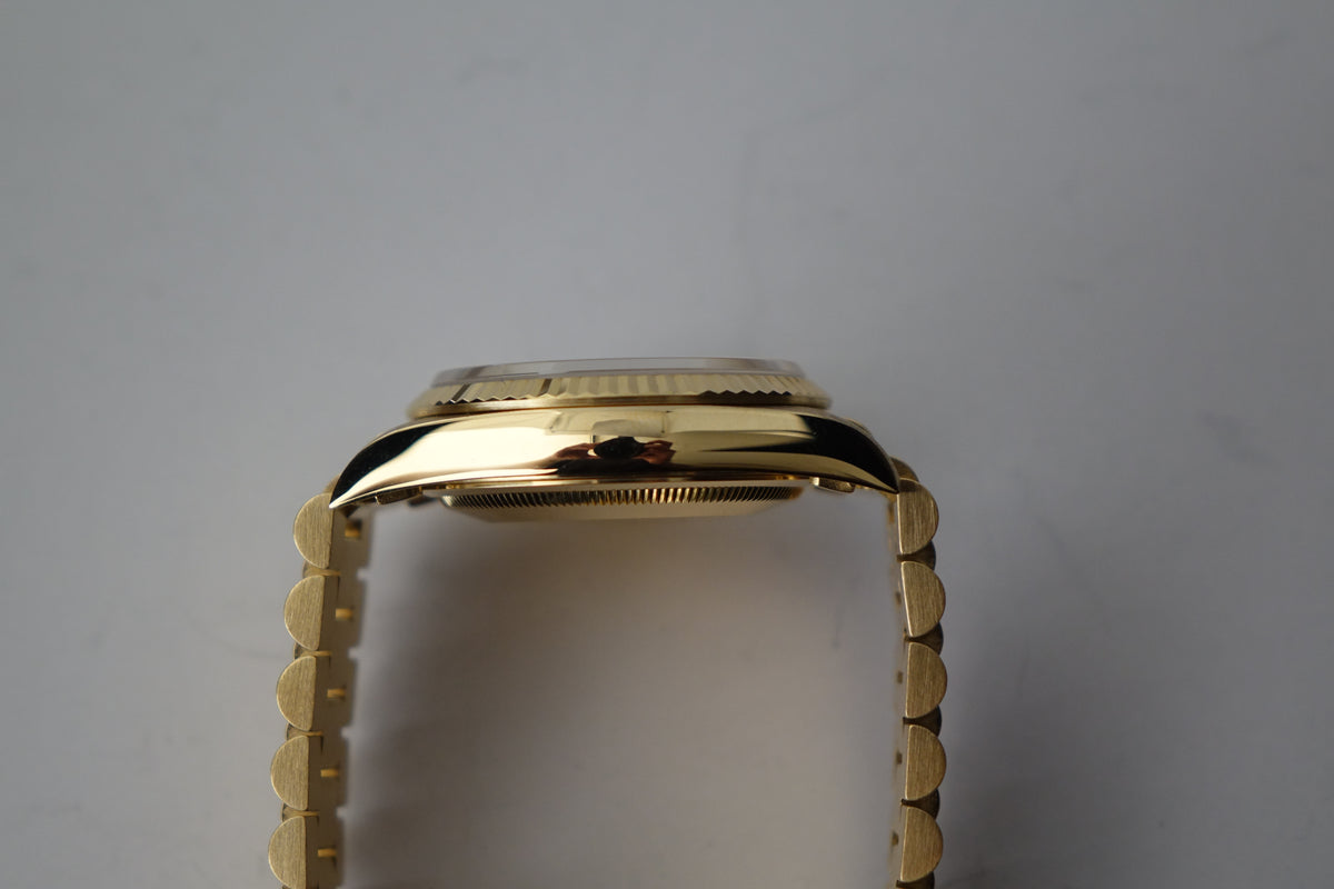 Rolex Daydate 36 18238 Champagne dial full set