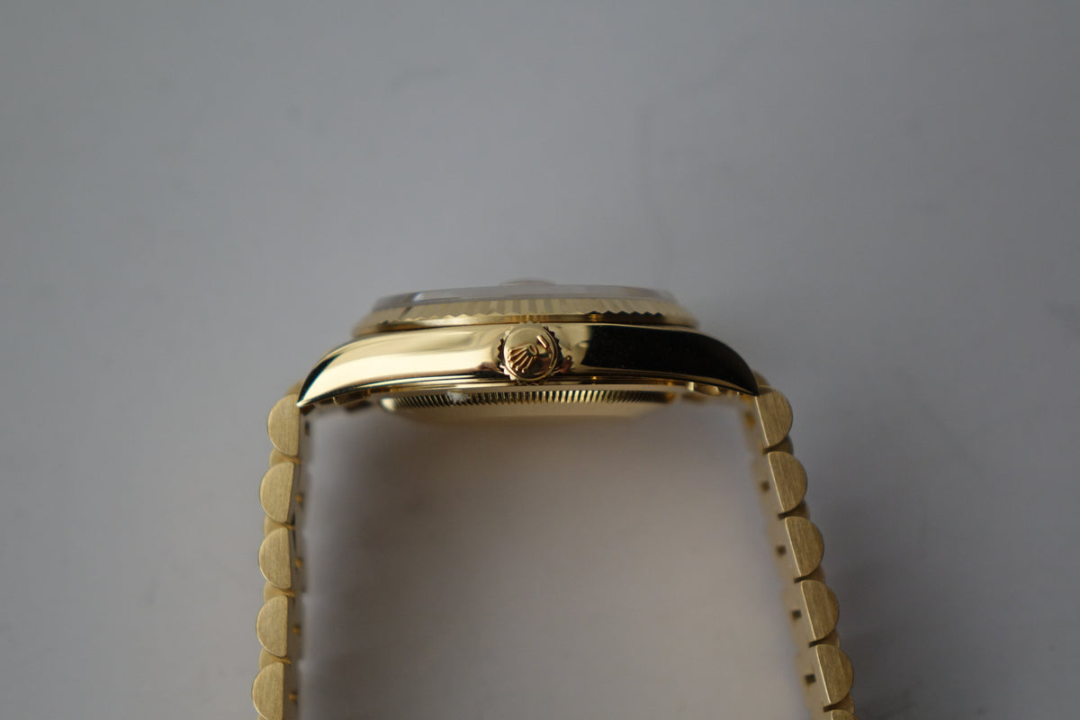 Rolex Daydate 36 18238 Champagne dial full set