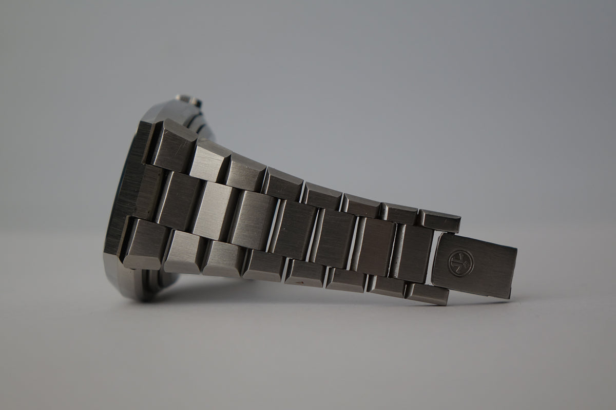 Jaeger-LeCoultre JLC Master Quartz 23302-42 watch only
