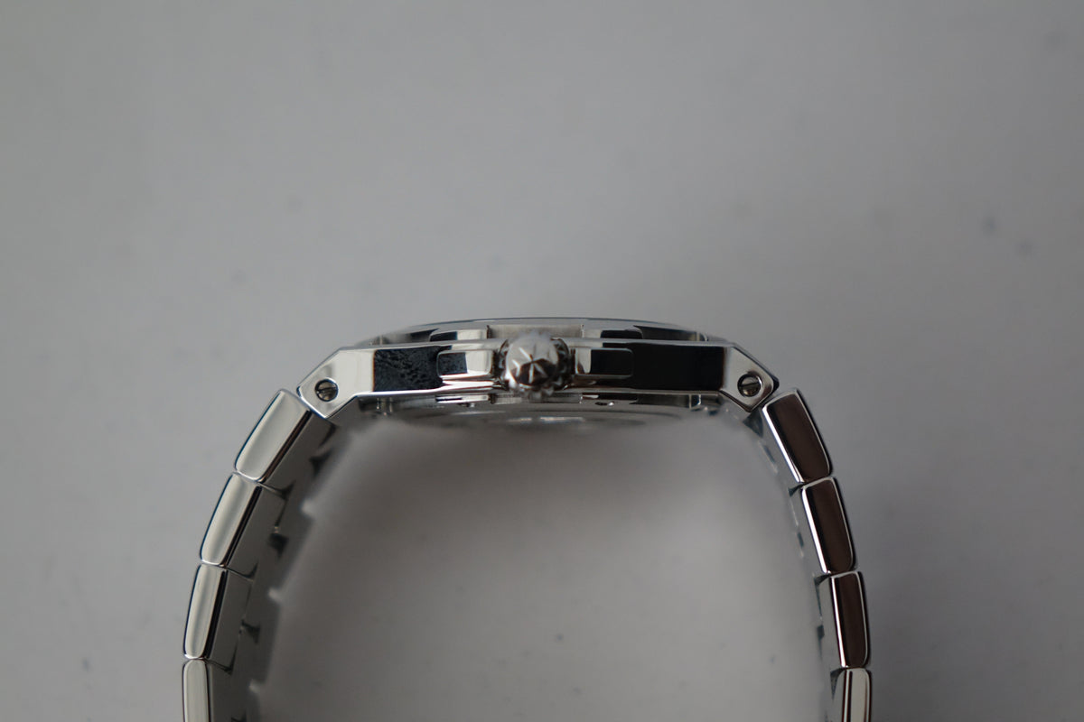 Vacheron Constantin Overseas gen 1 72040 white dial watch only