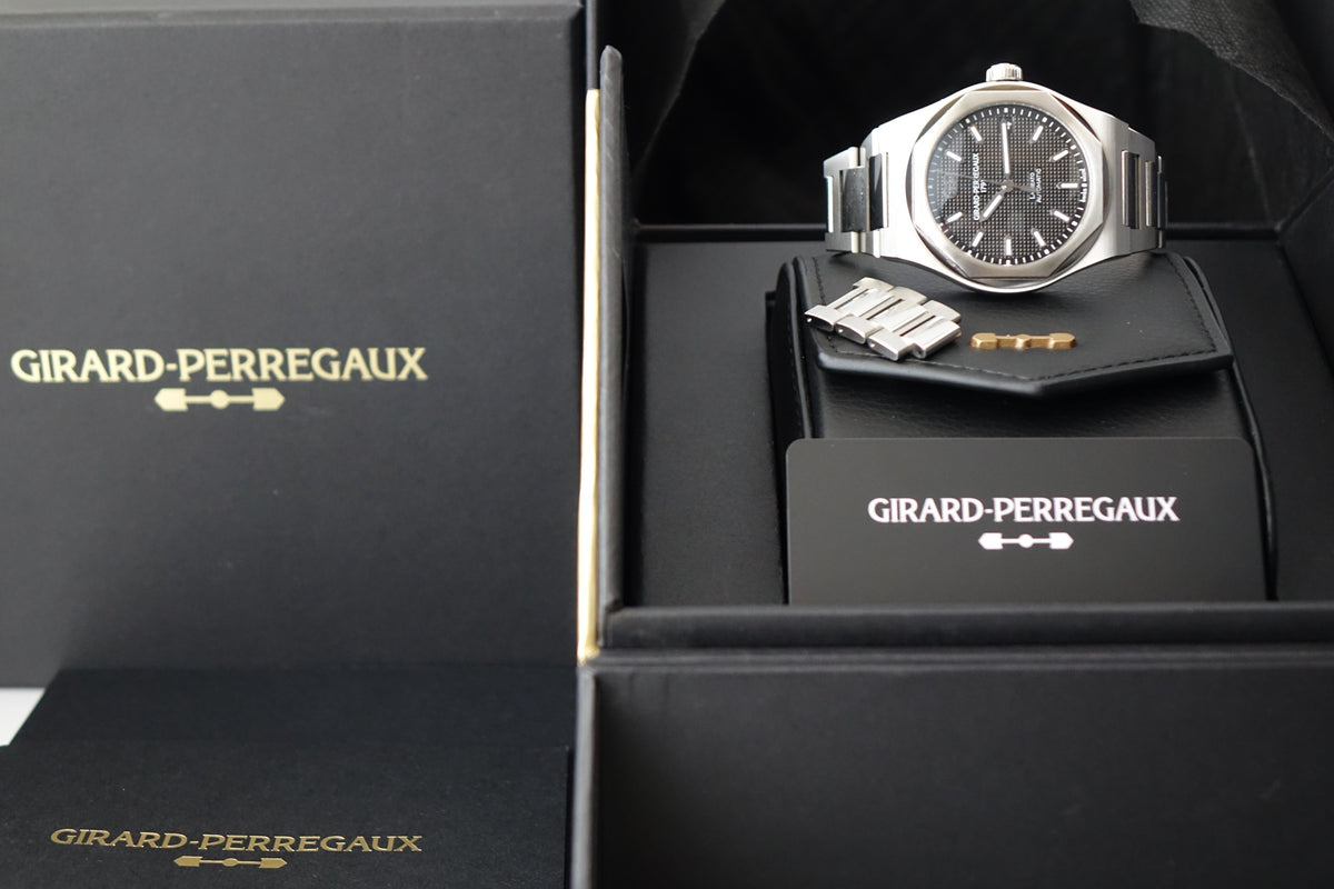 Girard-Perregaux Laureato 81010-11-634-11A black dial full set