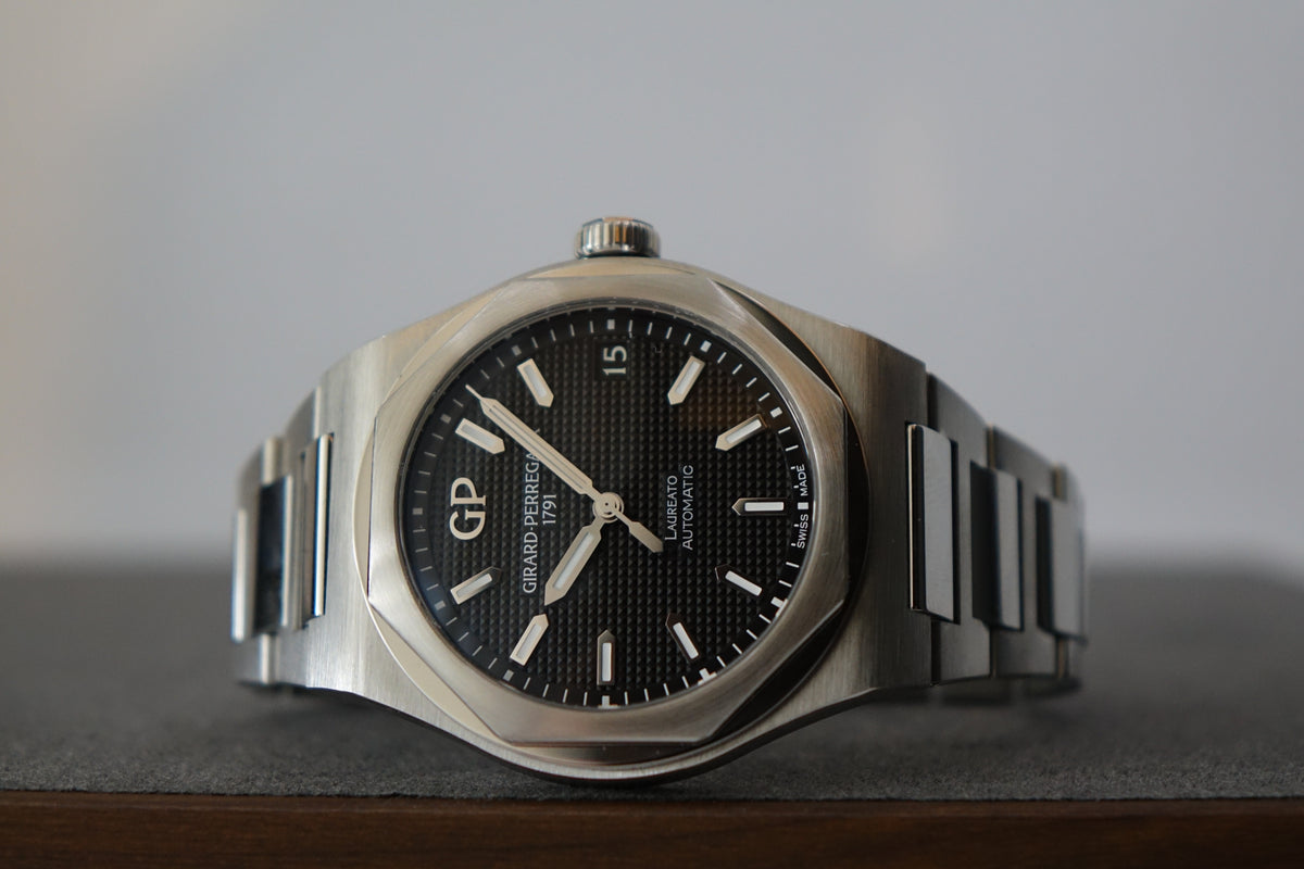 Girard-Perregaux Laureato 81010-11-634-11A black dial full set
