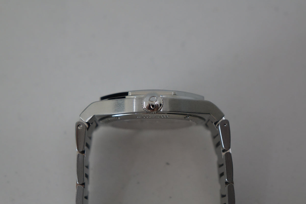 Girard-Perregaux Laureato 81010-11-634-11A black dial full set