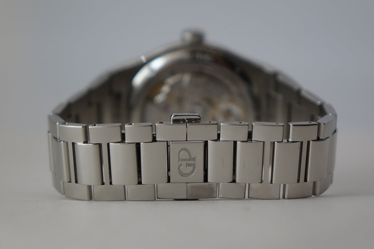 Girard-Perregaux Laureato 81010-11-634-11A black dial full set