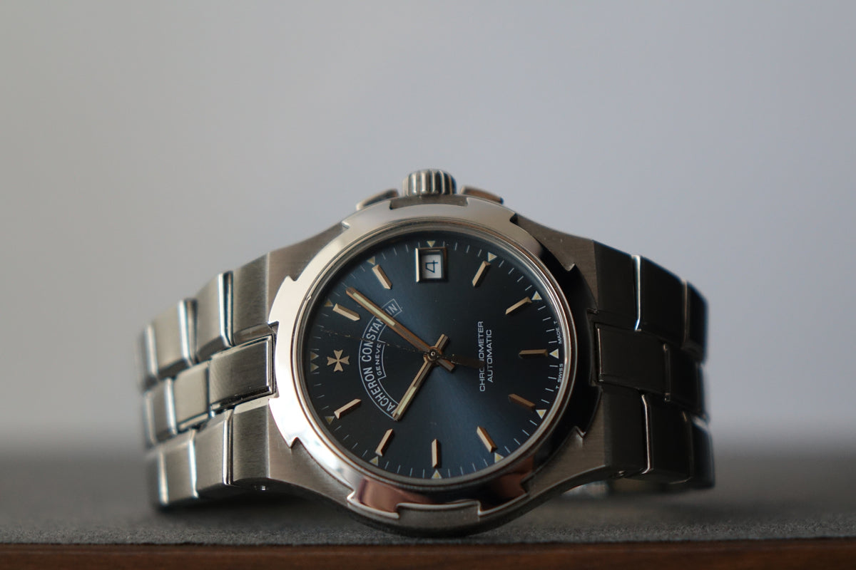 Vacheron Constantin Overseas Gen 1 42042 blue dial w/pouch and hangtag