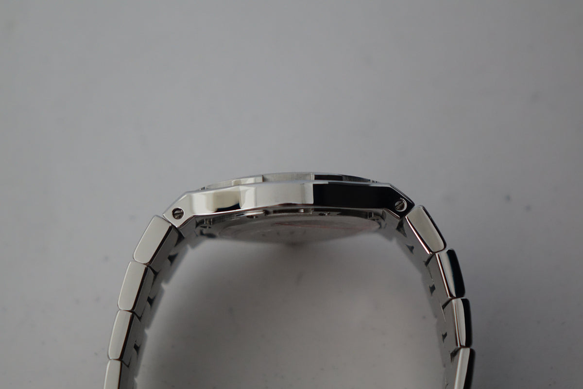 Vacheron Constantin Overseas Gen 1 42042 blue dial w/pouch and hangtag