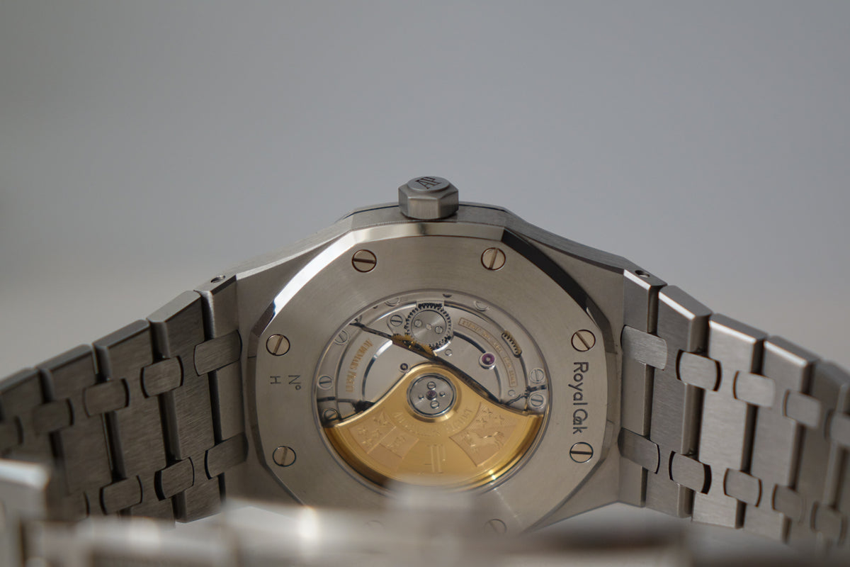 Audemars Piguet Royal Oak 15400ST white dial full set with service invoice
