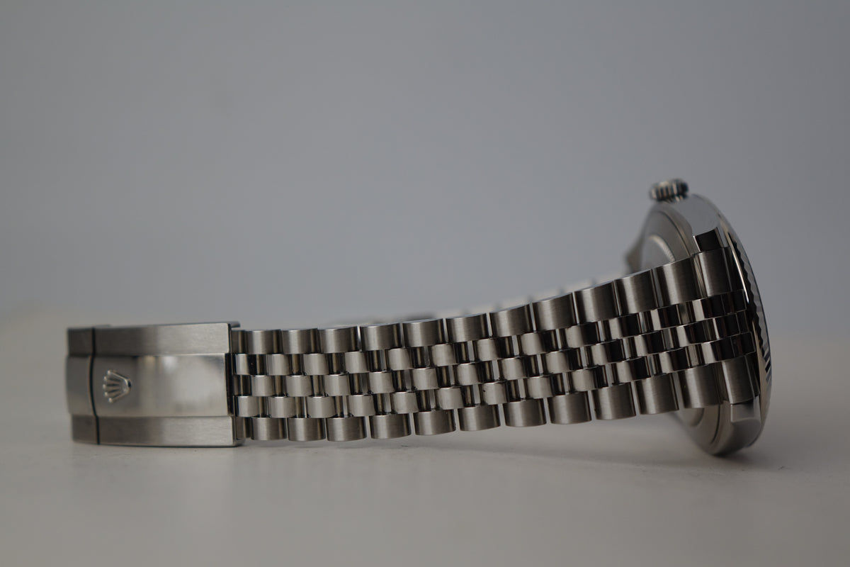 Rolex Datejust 41 126334 silver dial full set