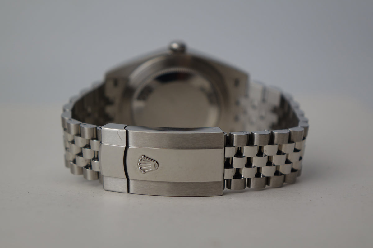 Rolex Datejust 41 126334 silver dial full set