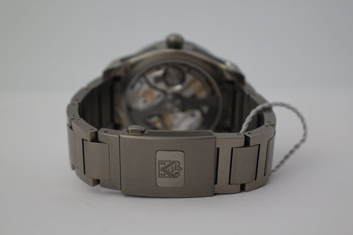 NOS H. Moser & Cie x Govberg Pioneer Ti 'Diver 3200-0500 full set